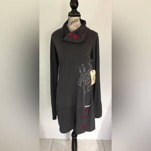 Camelia Merino Tunic Top Dark Gray w/ Red Design and Buttons Women's Size Medium